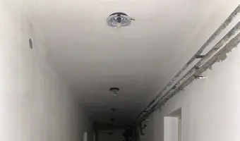 Opuszczone dwa budynki