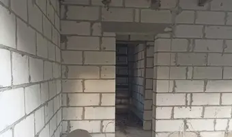 Niedokończony dom przy cegielni - zdjęcie 3/3