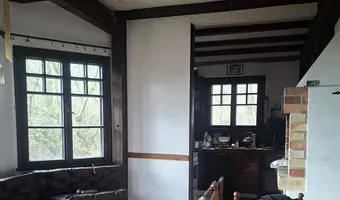 dwa opuszczone domki