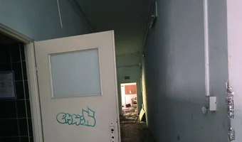 Opuszczony zakład p a w o