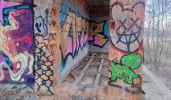 Niedokończona Willa obok Lotniska