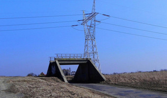 Pozostałości wiaduktu kolejowego na Majdanie,