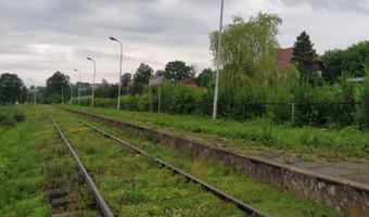 Przystanek kolejowy w Chomranicach,