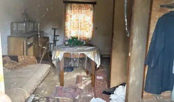 Opuszczony dom ze stodołą