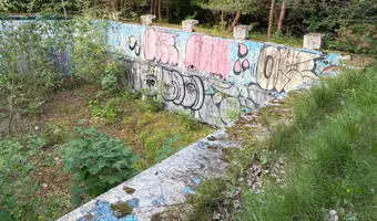 Opuszczony ośrodek m o l - zdjęcie 3/4