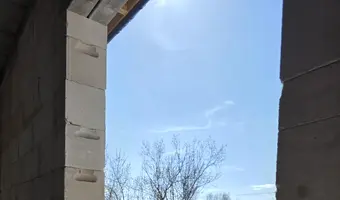 Niedokończony dom - zdjęcie 2/4