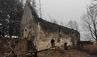 Ruiny kościoła i cmentarz, marcinków