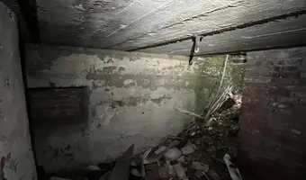 Ruiny dawnego pensjonatu - wyspa Herta