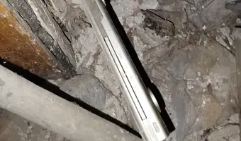 Kamienica z kupą wyposażenia