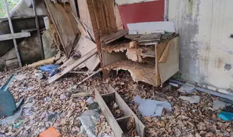 budynek mieszkalny ze szklarnią