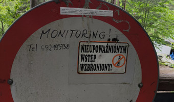 Opuszczona nastawnia kolejowa