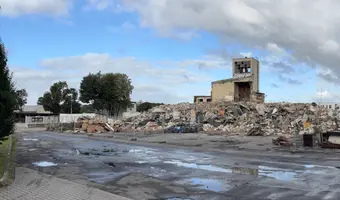 Opuszczona remiza straży pożarnej - zdjęcie 2/25