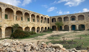 Opuszczony szpital comino- malta