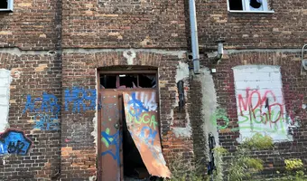 Przedwojenne opuszczone osiedle robotnicze