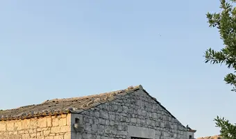 Opuszczony dom - zdjęcie 2/4