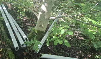 Ruiny dawnego basenu zewnętrznego