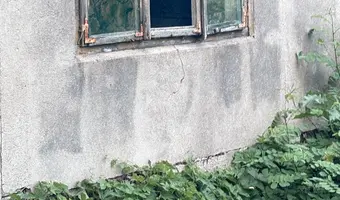 Opuszczona zabytkowa remiza o s p - photo 3/10