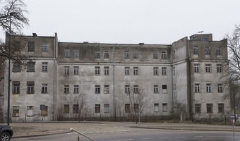 Opuszczony szpital psychiatryczny/szkoła