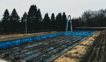 Niekryty basen " fala" - park Śląski