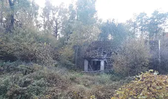 Opuszczony dom i stodoła