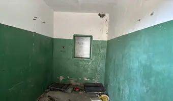 W części wyburzona betoniarnia