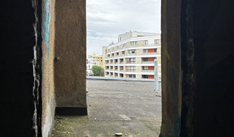 Duży blok mieszkalny, warszawa