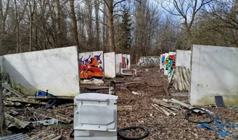 Spalony domek wojskowy