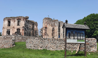 Ruiny zamku w bodzentynie