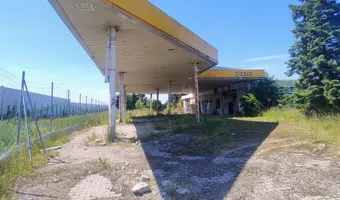 Opuszczona stacja benzynowa i mc donald's - zdjęcie 3/4