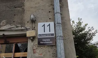 Dwie opuszczone kamienice obok siebie, Gdańsk