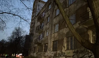 Opuszczona kamienica - zdjęcie 3/4