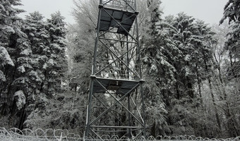Opuszczona wieża obserwacyjna,