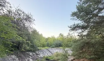 Opuszczone kurniki / dawna ferma drobiu