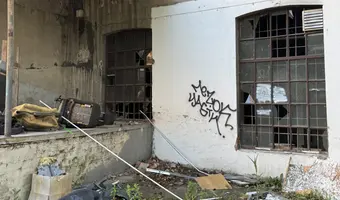 Opuszczony budynek wielofunkcyjny, Łódź - zdjęcie 4/4