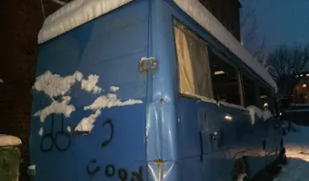 Stary porzucony bus - photo 3/4