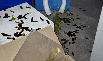 Opuszczona fabryka manekinów i rekwizytów reklamowych - photo 3/147