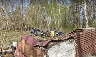 Opuszczony mechanik samochodowy - zdjęcie 3/4