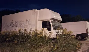 Wrośnięte auto