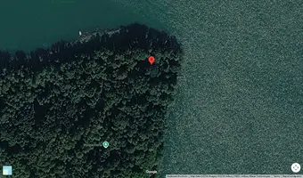 Ruiny dawnego pensjonatu - wyspa Herta