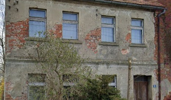Opuszczony dom wraz z (fabryką-młynem?)