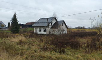 Opuszczony niedokończony domek