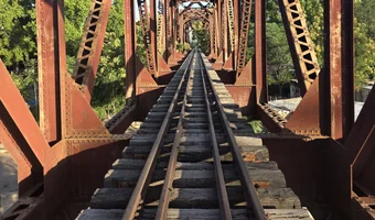 Opuszczony most kolejowy