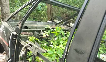 Opuszczony mechanik samochodowy