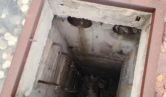 Duży niedokończony budynek koło portu zadar - zdjęcie 4/4