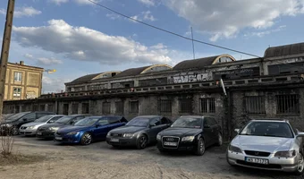 Opuszczony budynek z halą