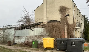 Opuszczony domek lub budynek gospodarczy