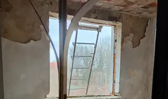 Opuszczona pralnia chemiczna mewa