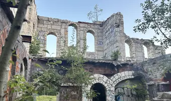 dom, Emów
