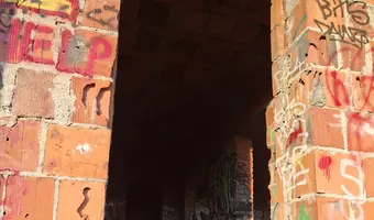 Nie dokończony dom z warsztatem i piwnicą
