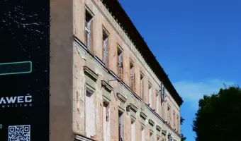 Opuszczona kamienica - zdjęcie 2/4